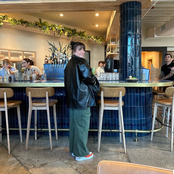 Meet your Posher, Sarah - Picture 2 of 4